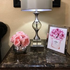 Mirrored picture frame